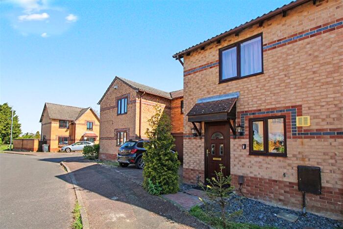 2 Bedroom Semi Detached House For Sale In Heritage Way, Raunds, NN9