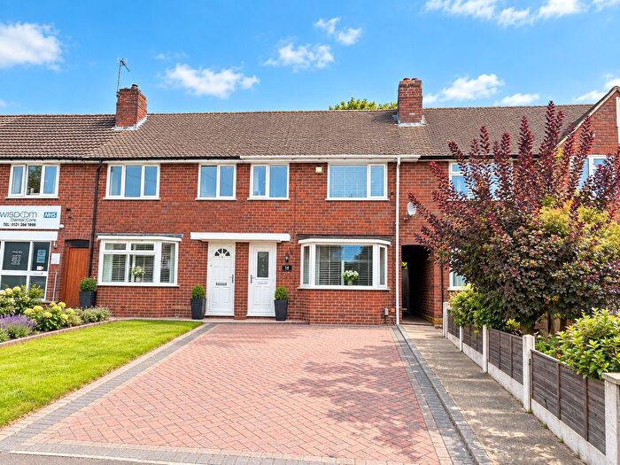 3 Bedroom Detached House For Sale In Collingwood Drive, Birmingham, West Midlands, B43