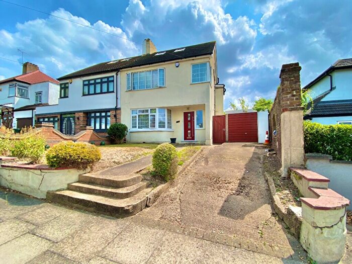 4 Bedroom Semi-Detached House For Sale In Cat Hill, East Barnet, EN4