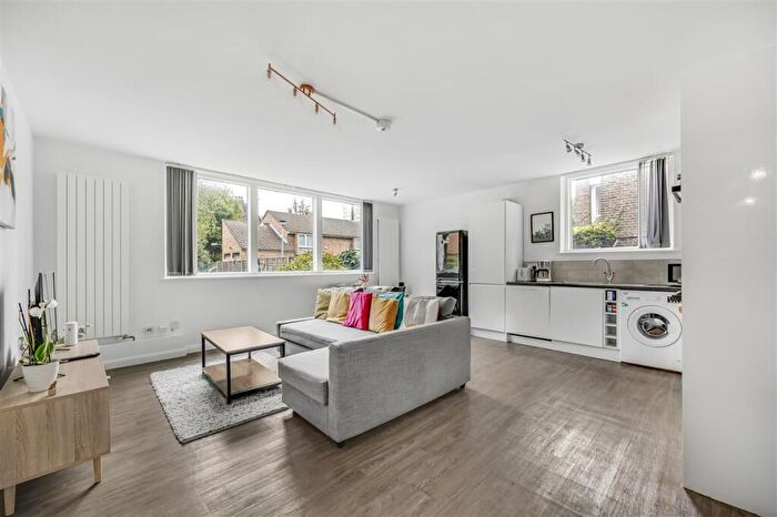 2 Bedroom Flat For Sale In Priory Road, NW6
