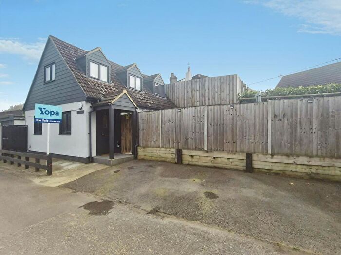 2 Bedroom Detached House For Sale In Grange Lane, Maidstone, ME14