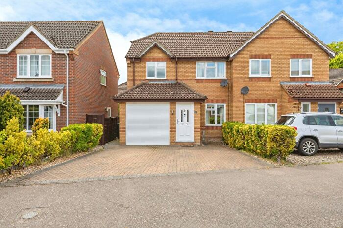 3 Bedroom Semi-Detached House For Sale In Kiln Road, Horsford, Norwich, NR10