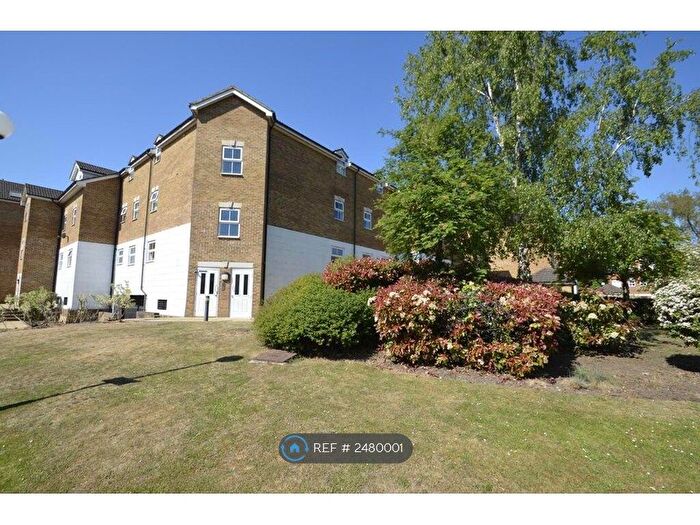 3 Bedroom Flat To Rent In Old Mill Place, Wraysbury, Staines-Upon-Thames, TW19