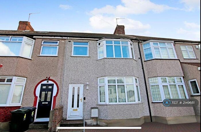3 Bedroom Terraced House To Rent In Fleet Road, Dartford, DA2