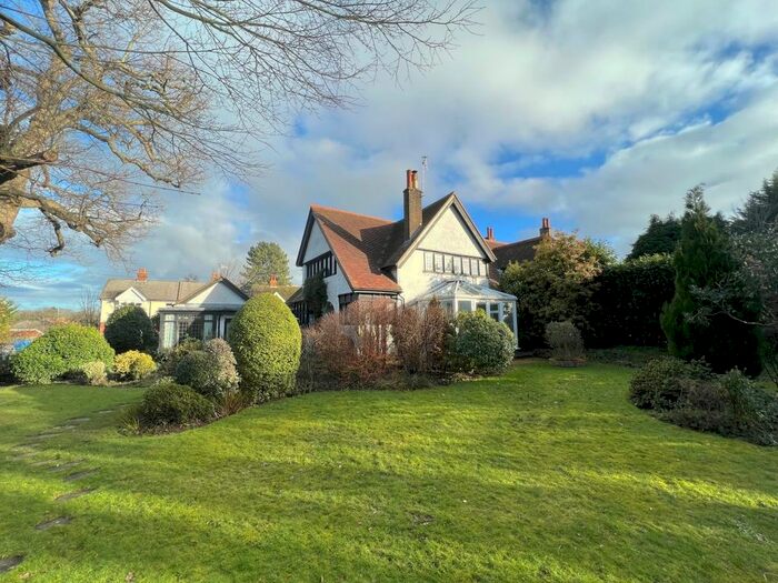 4 Bedroom Semi-Detached House To Rent In Ashley Park, Tunbridge Wells, TN4