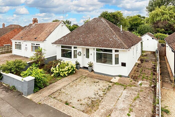 2 Bedroom Detached Bungalow For Sale In Long Furlong Road, Sunningwell, OX13