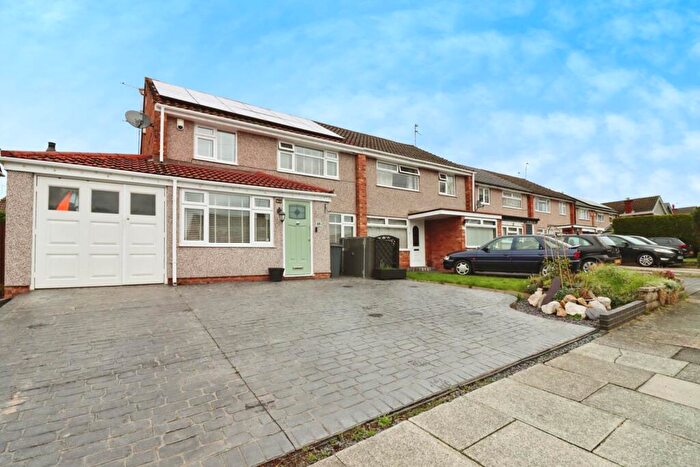 3 Bedroom Semi-Detached House For Sale In Sunningdale Drive, Bromborough, CH63