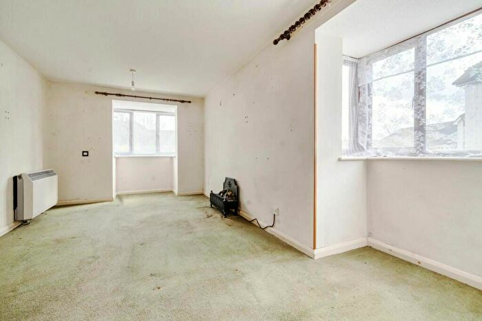 1 Bedroom Flat For Sale In Roman Way, Billingshurst, West Sussex, RH14