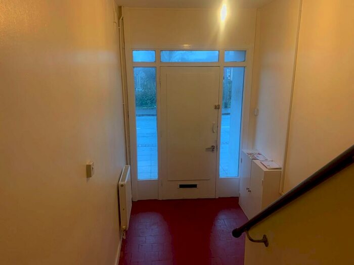 3 Bedroom Maisonette To Rent In Propsect Road, Stafford, ST16