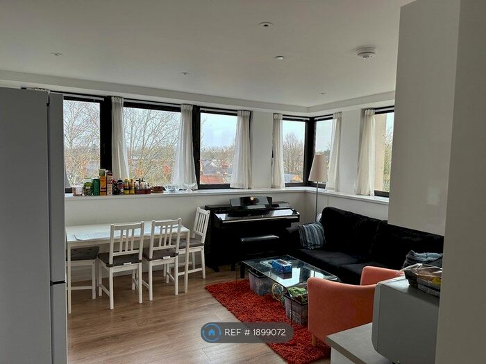 2 Bedroom Flat To Rent In Hanover House, Reading, RG1