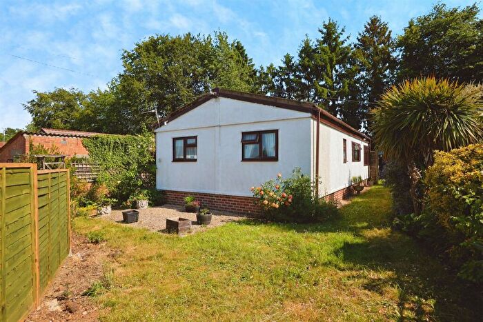 2 Bedroom Park Home For Sale In Wiremead Lane, East Cholderton, Andover, SP11