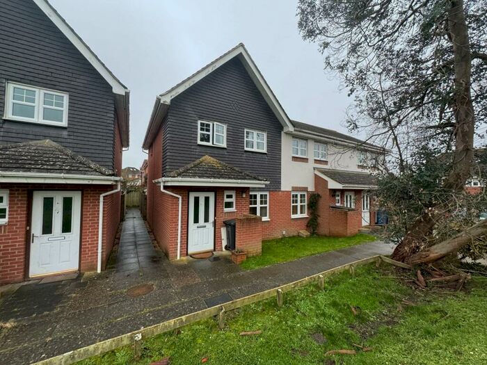 2 Bedroom Terraced House To Rent In Doctors Acre, Hook, RG27