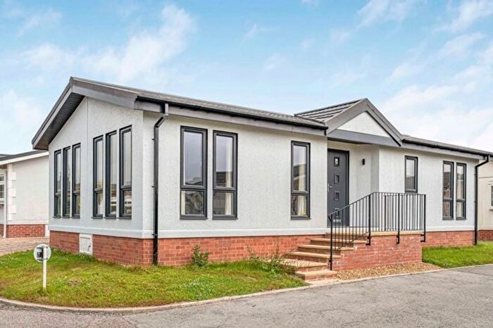 2 Bedroom Bungalow For Sale In Truro Heights, Truro, TR1