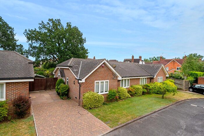 2 Bedroom Bungalow For Sale In Hesketh Close, Cranleigh, Surrey, GU6