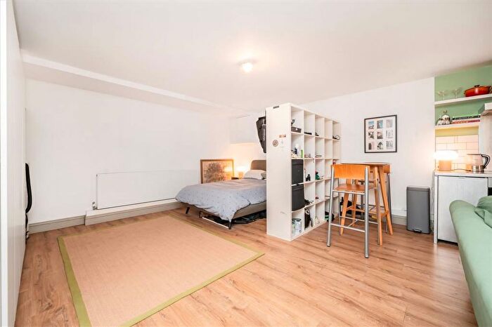Studio For Sale In Roman Road, Bethnal Green, E2