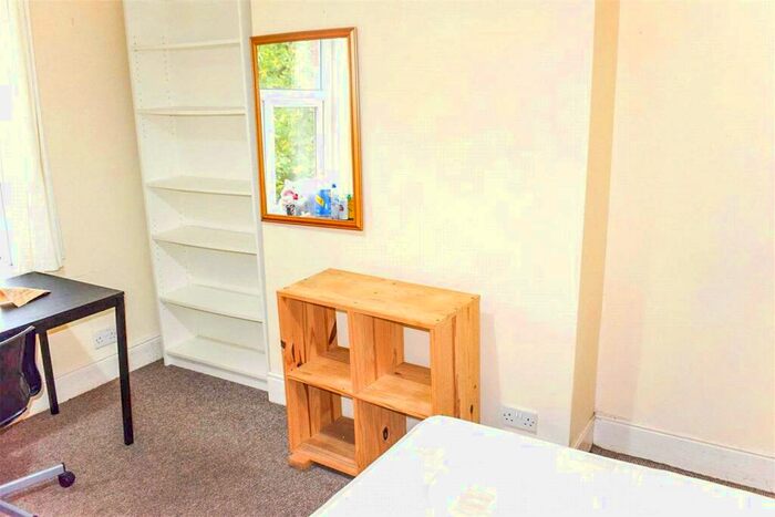 5 Bedroom Semi-Detached House To Rent In Derby Road, Fallowfield, Manchester, M14
