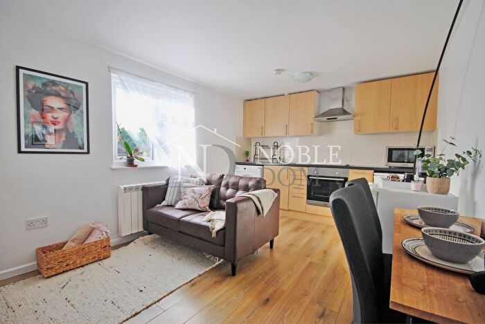 2 Bedroom Flat To Rent In Conway Road, Hounslow, TW4