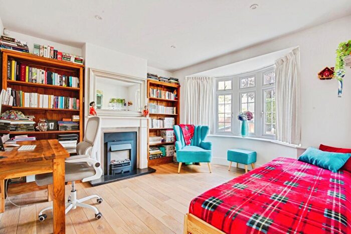 5 Bedroom Semi-Detached House For Sale In Alverstone Road, Wembley, HA9