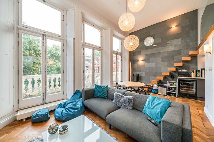 1 Bedroom Flat To Rent In Earl's Court Square, London, SW5