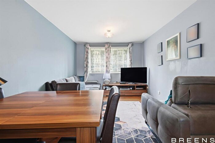 2 Bedroom Flat For Sale In Sawyer Close, London, N9