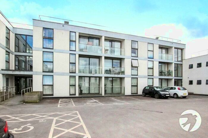 2 Bedroom Flat To Rent In Augustus Lane, Orpington, BR6