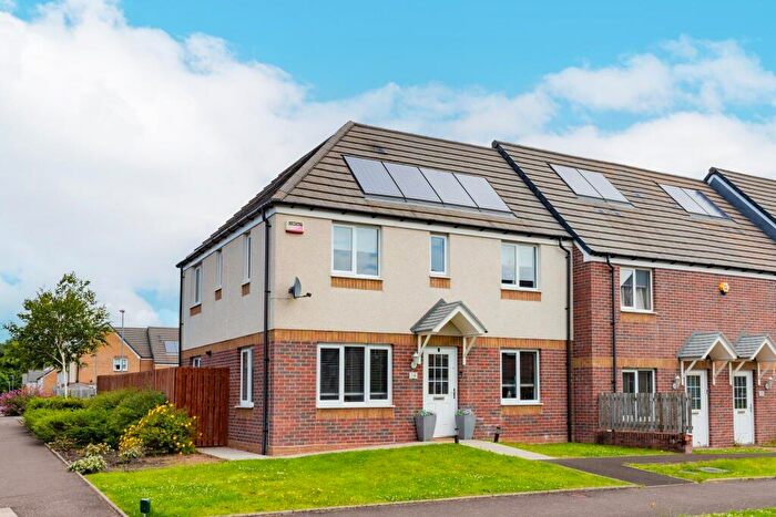 4 Bedroom Semi-Detached House To Rent In National Drive, Glasgow, Glasgow City, G43