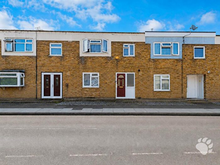 3 Bedroom Terraced House For Sale In Brempsons, Basildon, SS14