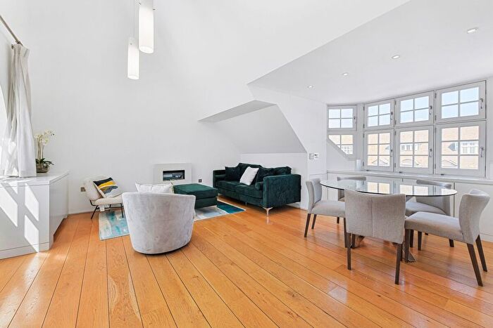 2 Bedroom Flat To Rent In Swallow Street, Mayfair, W1B
