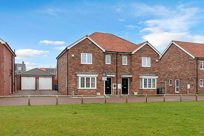 3 Bedroom Semi Detached House For Sale In Clover Lane, Healing, DN41