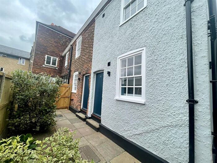 2 Bedroom Cottage To Rent In Wincheap, Canterbury, Kent, CT1