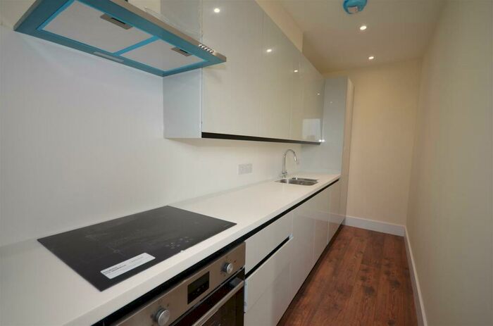 1 Bedroom Apartment To Rent In High Road, N2