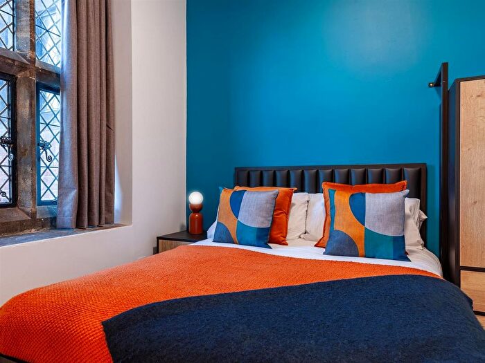 1 Bedroom Flat To Rent In Springfield Mount, Leeds, LS2