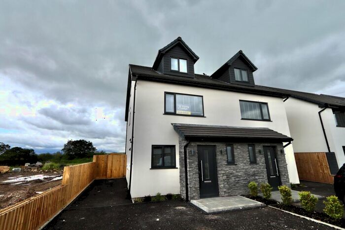 4 Bedroom Semi-Detached House For Sale In Heol-Y-Bedw Hirion, Markham, NP12