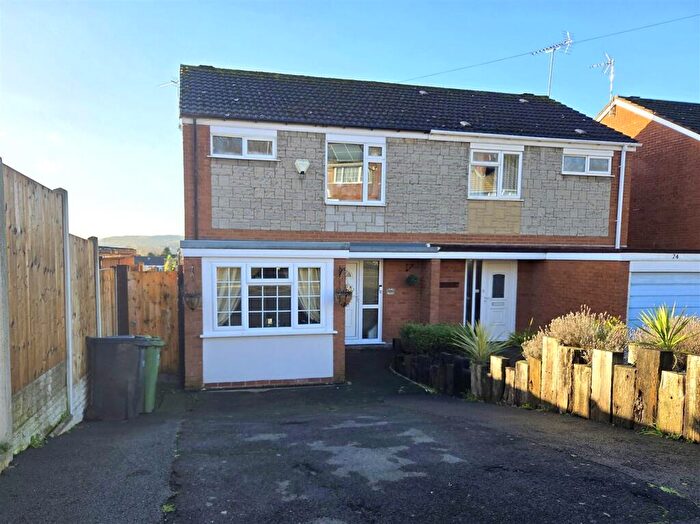 3 Bedroom Semi-Detached House For Sale In Malham Road, Stourport-On-Severn, DY13