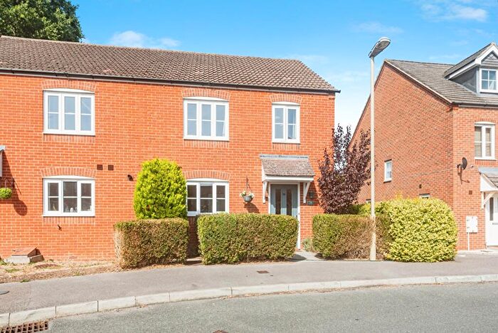 3 Bedroom Semi-Detached House For Sale In Kirby Drive, Bramley, Tadley, Hampshire, RG26