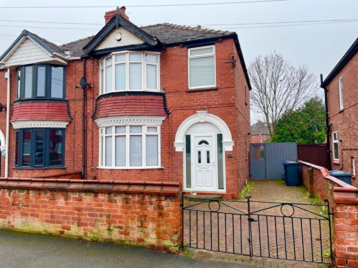 3 Bedroom Semi-Detached House To Rent In Harrowden Road, Doncaster, DN2