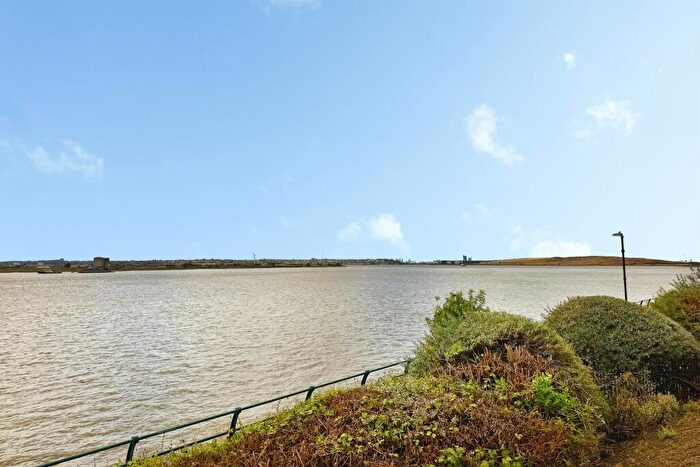 2 Bedroom Flat For Sale In Harrisons Wharf, Purfleet-On-Thames, RM19