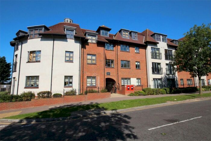 1 Bedroom Flat To Rent In Dunkerley Court, Birds Hill, Letchworth Garden City, SG6