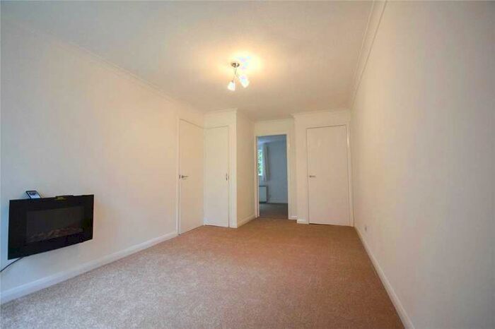 1 Bedroom Maisonette Flat To Rent In Watersfield Close, Lower Earley, Reading, Berkshire, RG6