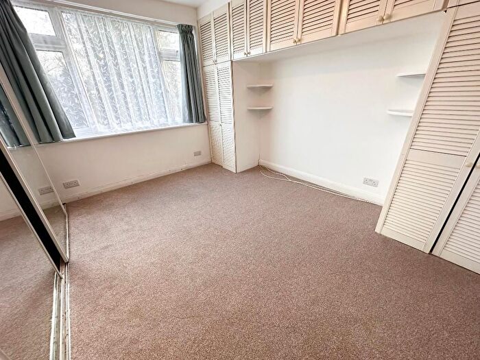2 Bedroom Flat To Rent In Sidmouth Road, Orpington, Kent, BR5