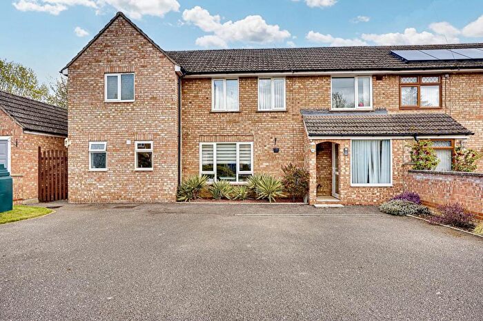 5 Bedroom Semi-Detached House For Sale In Elizabeth Way, Burrough Green, CB8