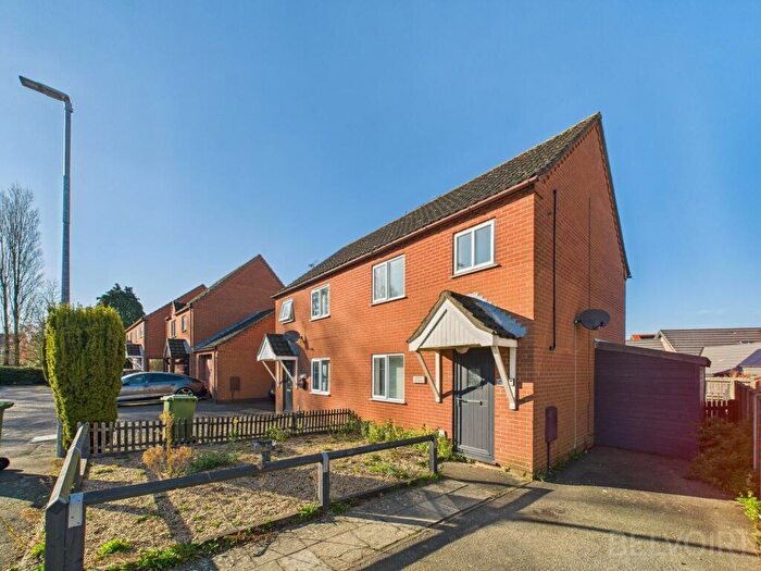 3 Bedroom Semi-Detached House To Rent In Blenheim Way, Watton, IP25