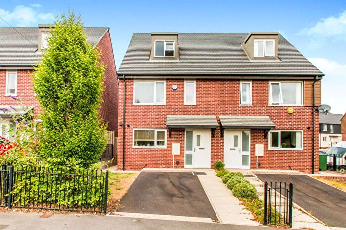 3 Bedroom Semi Detached House To Rent In Beech Mews, LS8