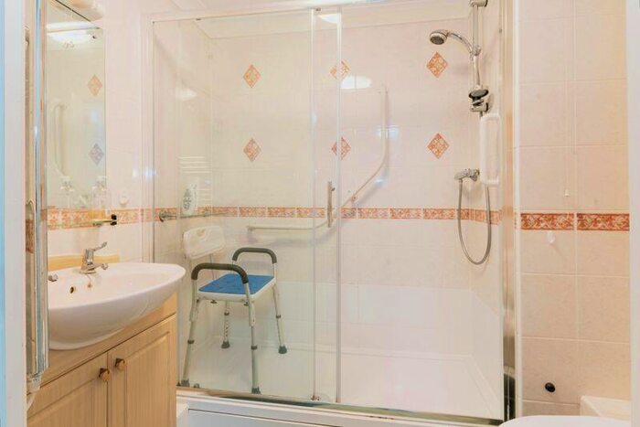 2 Bedroom Retirement Property For Sale In Lalgates Court, Northampton, NN5