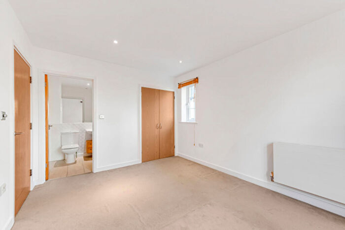 2 Bedroom Flat To Rent In Brookshill Gate, Harrow, HA3