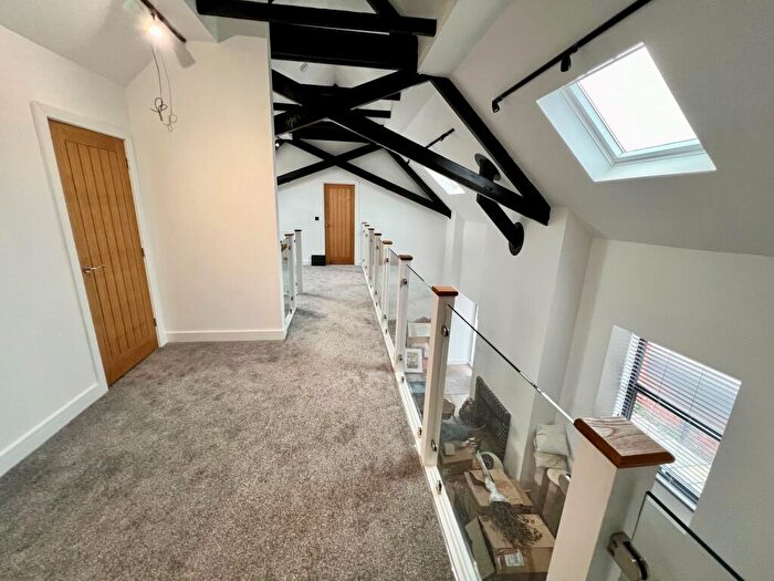 4 Bedroom House To Rent In New Road, Netley Abbey, Southampton, SO31