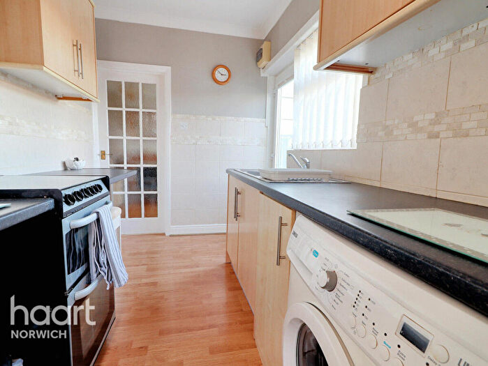 2 Bedroom Semi-Detached Bungalow For Sale In Thorpe Avenue, Norwich, NR7