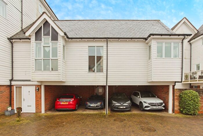 2 Bedroom Flat For Sale In Edgar Close, Kings Hill, West Malling, ME19