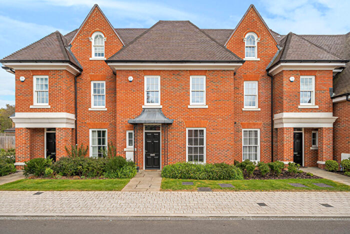 3 Bedroom Terraced House To Rent In Broadoaks Park Road, West Byfleet, KT14