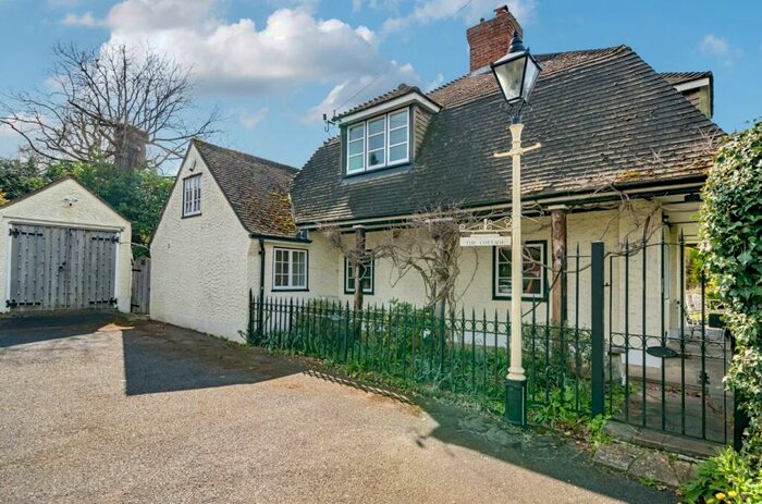 3 Bedroom Detached House To Rent In Wickham Court Road West Wickham, BR4